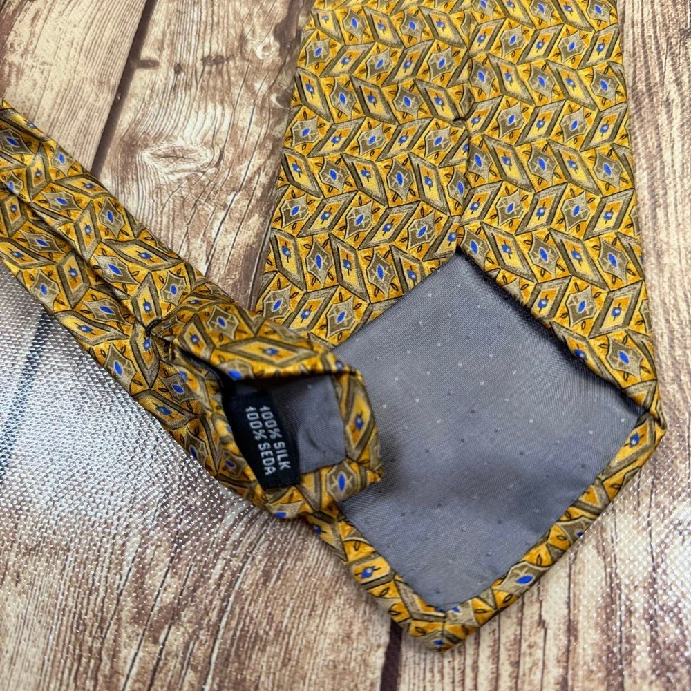 Stafford Executive Geometric Necktie Mens One Size Gold Silk Made In Italy